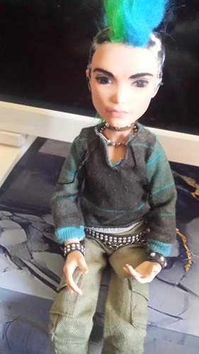 Monster high repaint - monster,