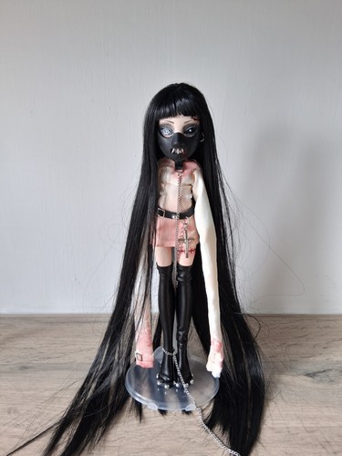 Living dead dolls - living,